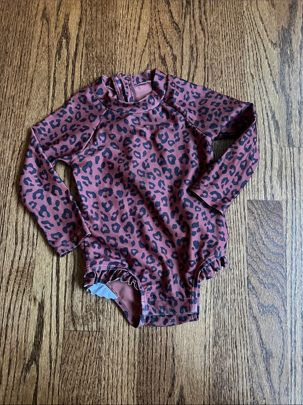 GAP Long-Sleeve One-Piece in Rust Leopard Print